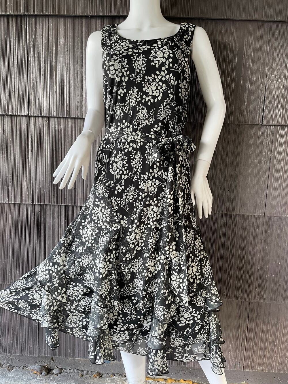 🔥Amanda Lane Floral print black white ruffled tiered midi dress boho cottage
